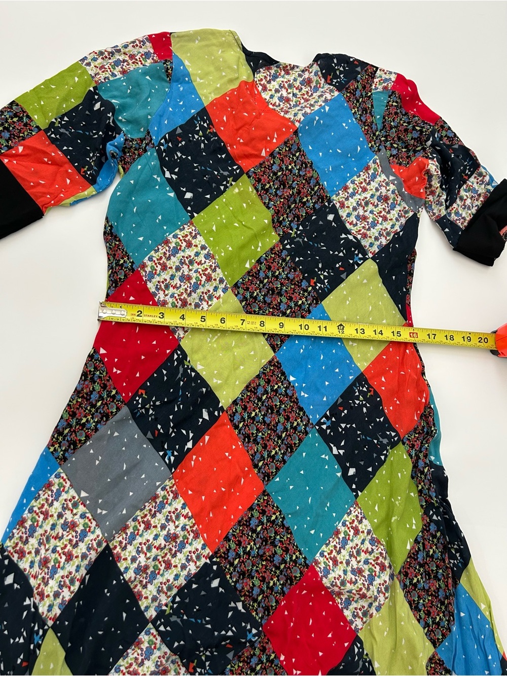 Vintage 70’s Harlequin Diamond Patchwork Maxi Dress
1/2 Sleeve
Hippie
Rayon
Boho - Picture 12 of 14